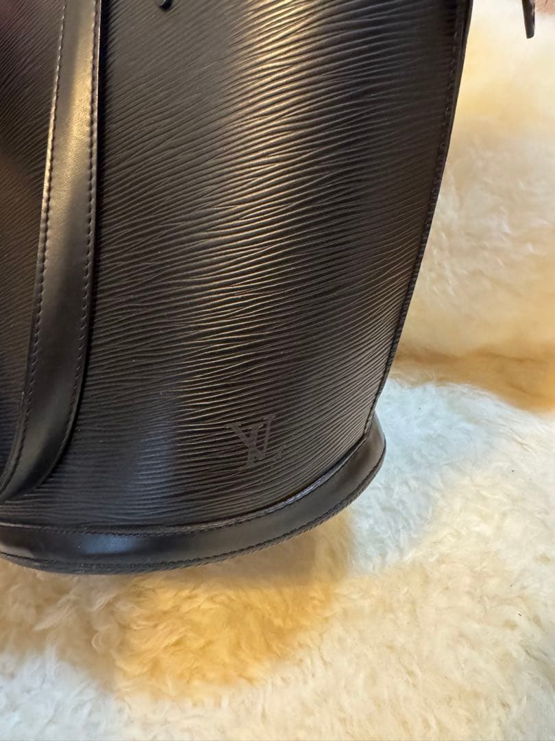 Louis Vuitton エピレザー ブラック トートバッグ