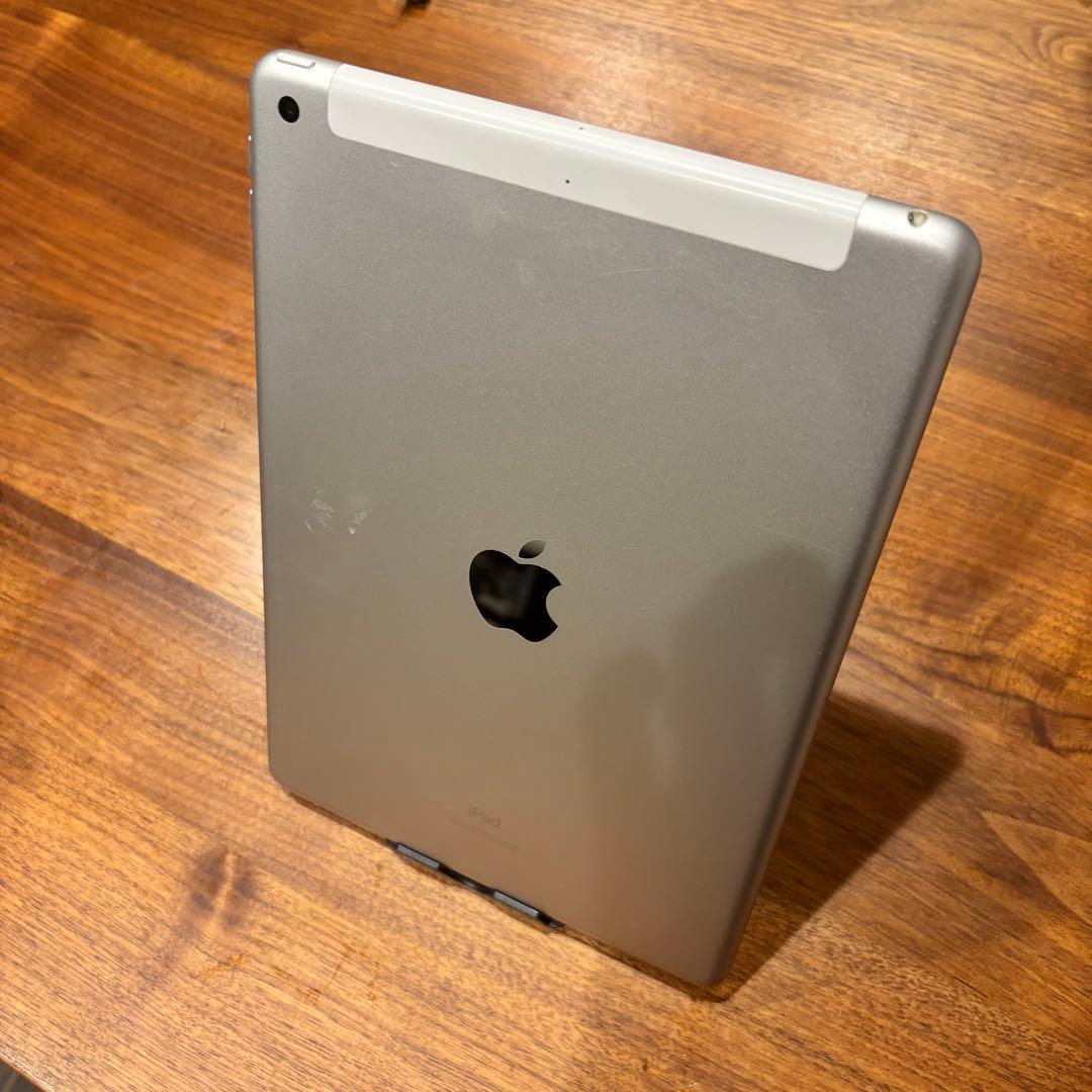 ✨ 美品✨iPad 第7世代 128GB WiFi+CellularSIMフリー