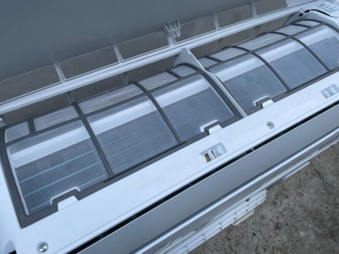 半年使用の美品　ハイセンス　6畳用エアコン　HA-S22GE4