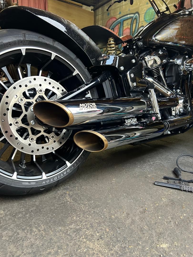 MOTOR STAGE デュアルエキゾーストマフラー