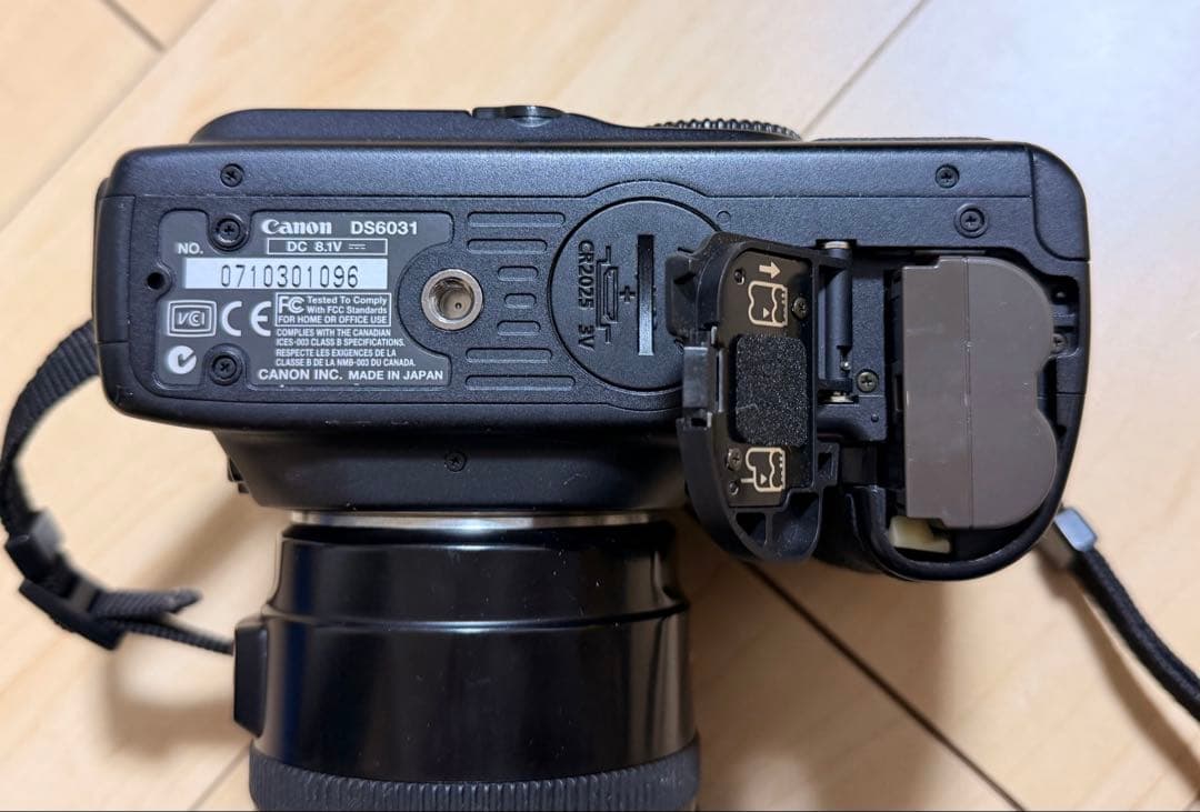 Canon EOS 10D デジタル一眼レフカメラ　レンズ付き