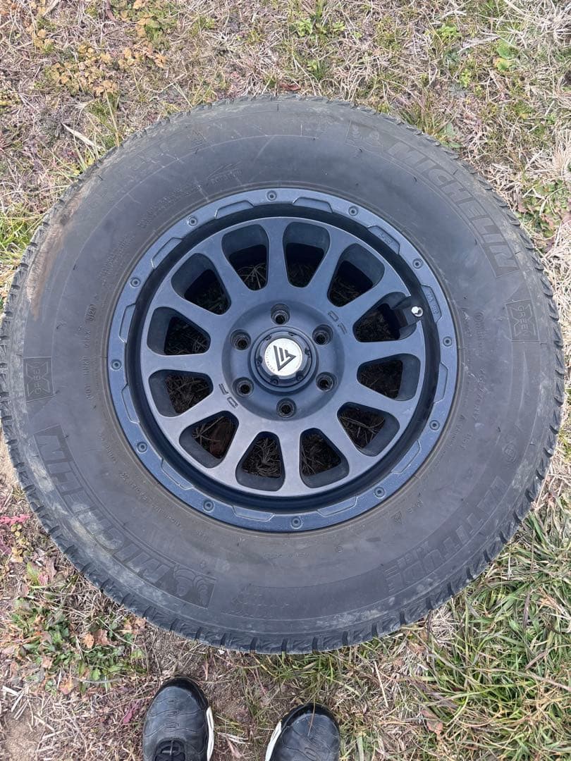 スタッドレス　ホイール　デルタフォースオーバル　ミシュラン　プラド