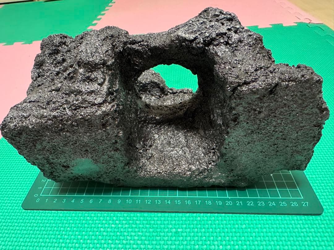 新春セール！！手作り爬虫類シェルター（ゴツゴツ岩感・陶器埋め込み）