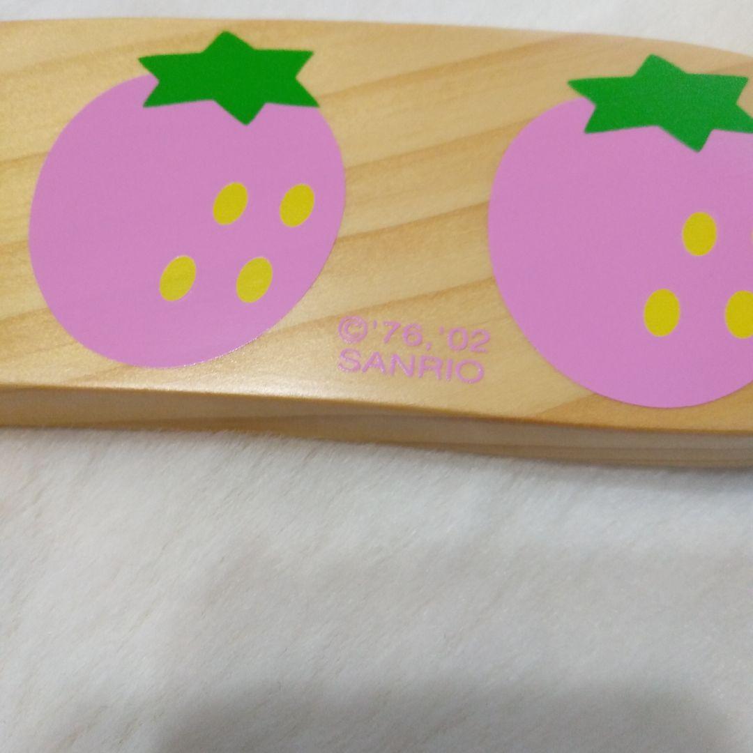 サンリオ　ハローキティ　木製ハンガー　2002年　いちご　3個