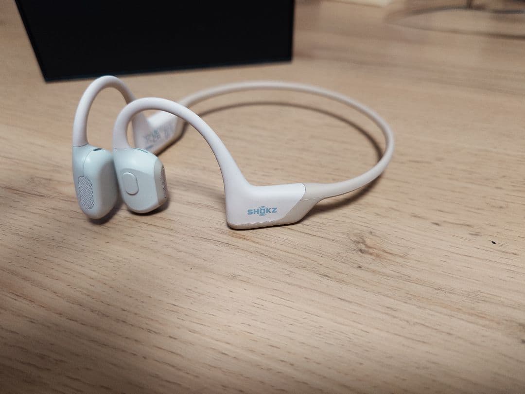 完動品　SHOKZ OPENRUN PRO 骨伝導イヤホン ベージュ