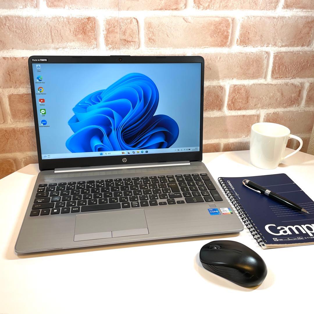 ★美品★ 2022年製 第11世代Corei5 15.6インチ HP WW7