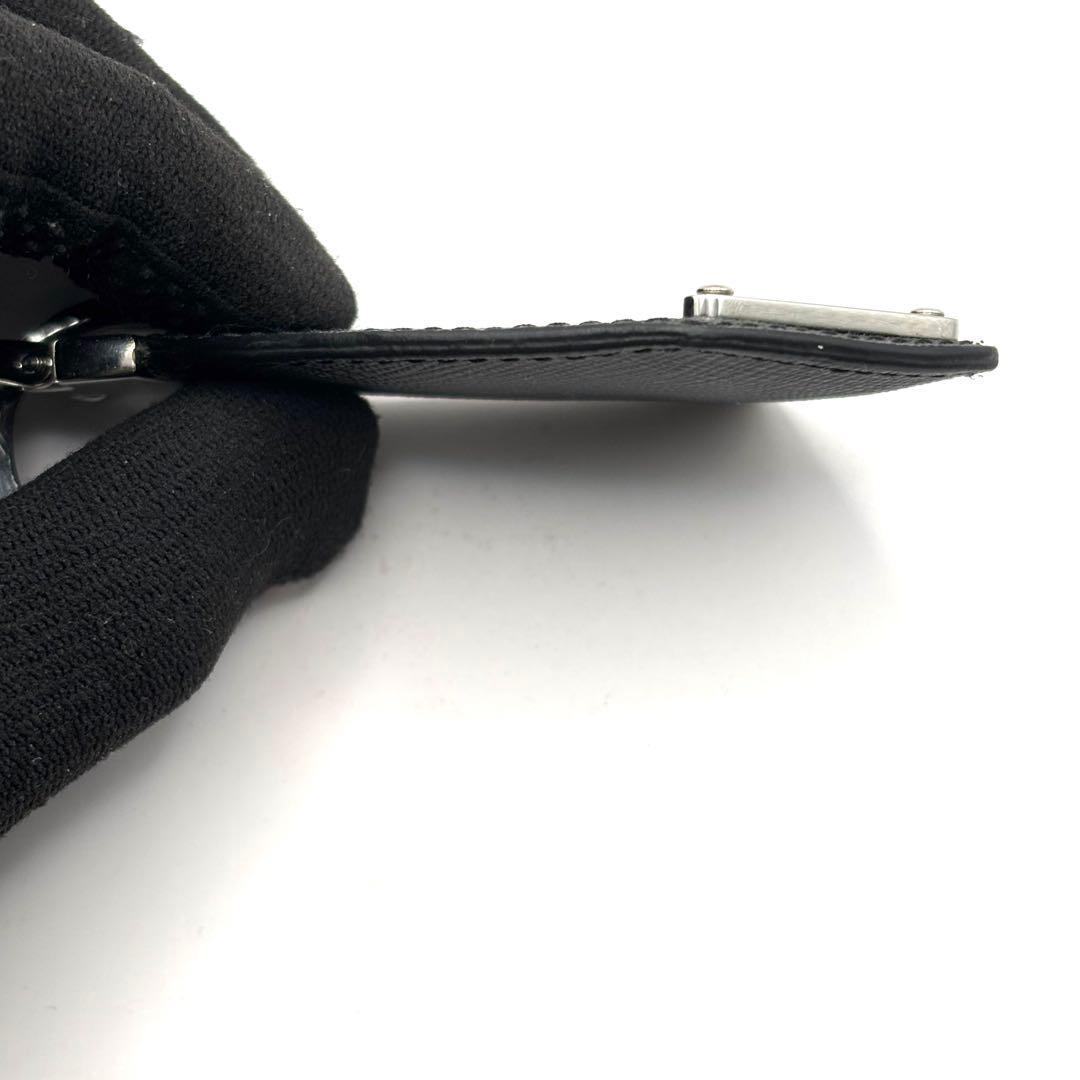 プラダ キーホルダー キーリング 三角ロゴ サフィアーノレザー ブラック 箱