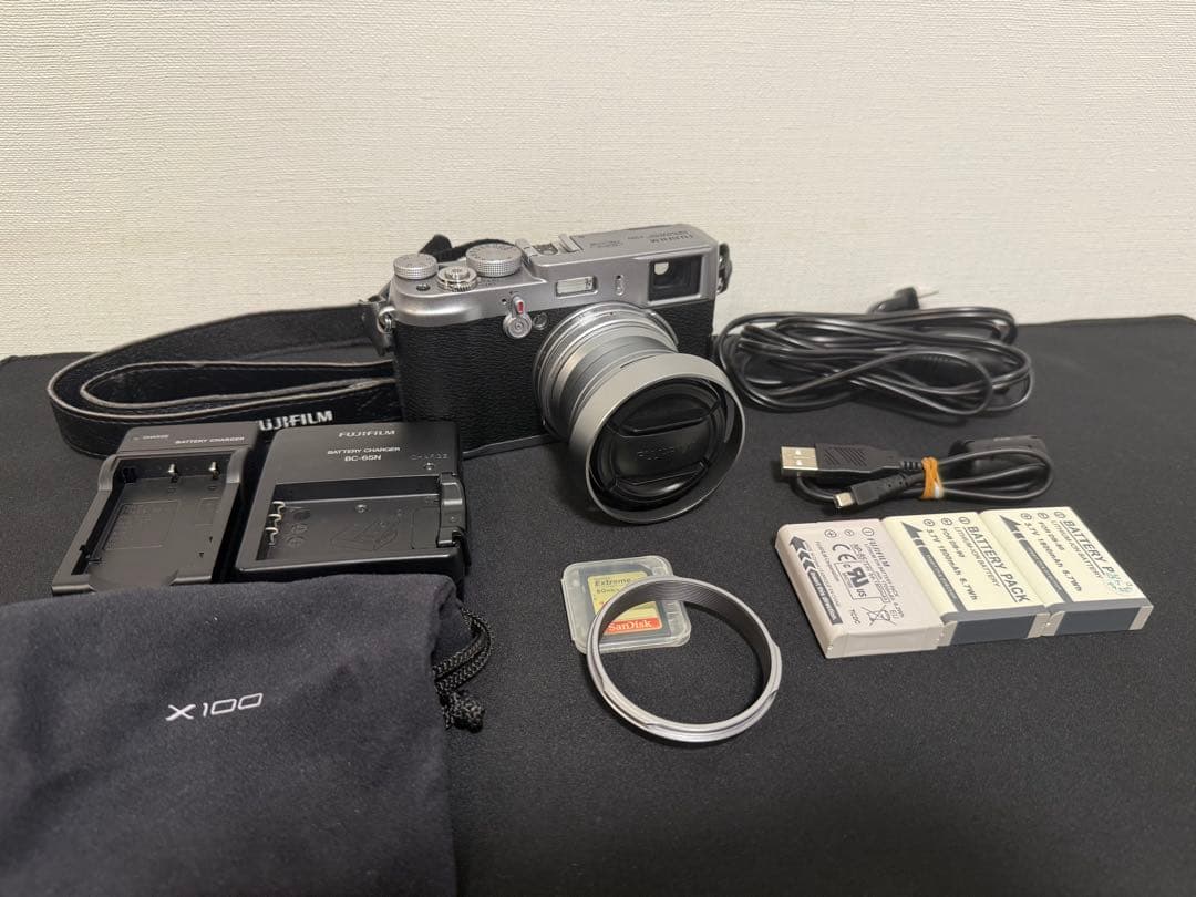 富士フィルム Fujifilm FinePix X100 純正レンズ&フード付