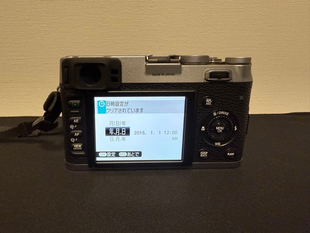 富士フィルム Fujifilm FinePix X100 純正レンズ&フード付