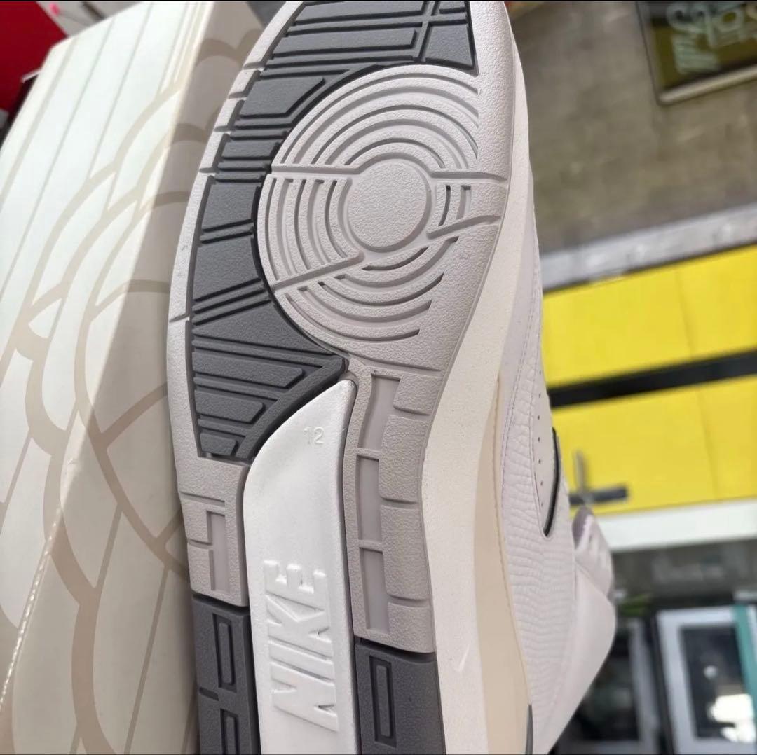 NIKE Air Jordan 2 ホワイト/グレー　rétro