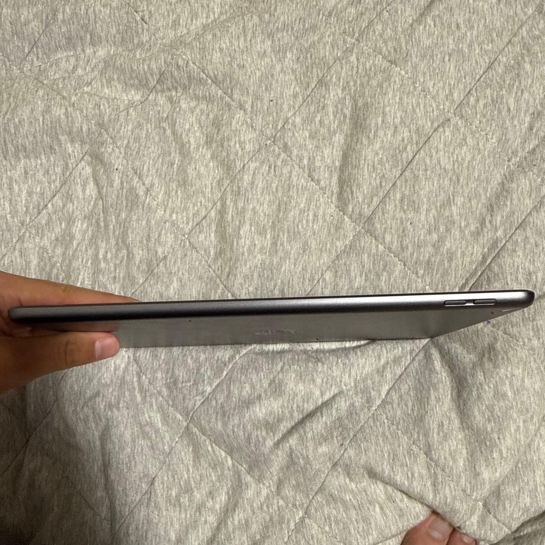 Apple iPad スペースグレー 本体代7世代