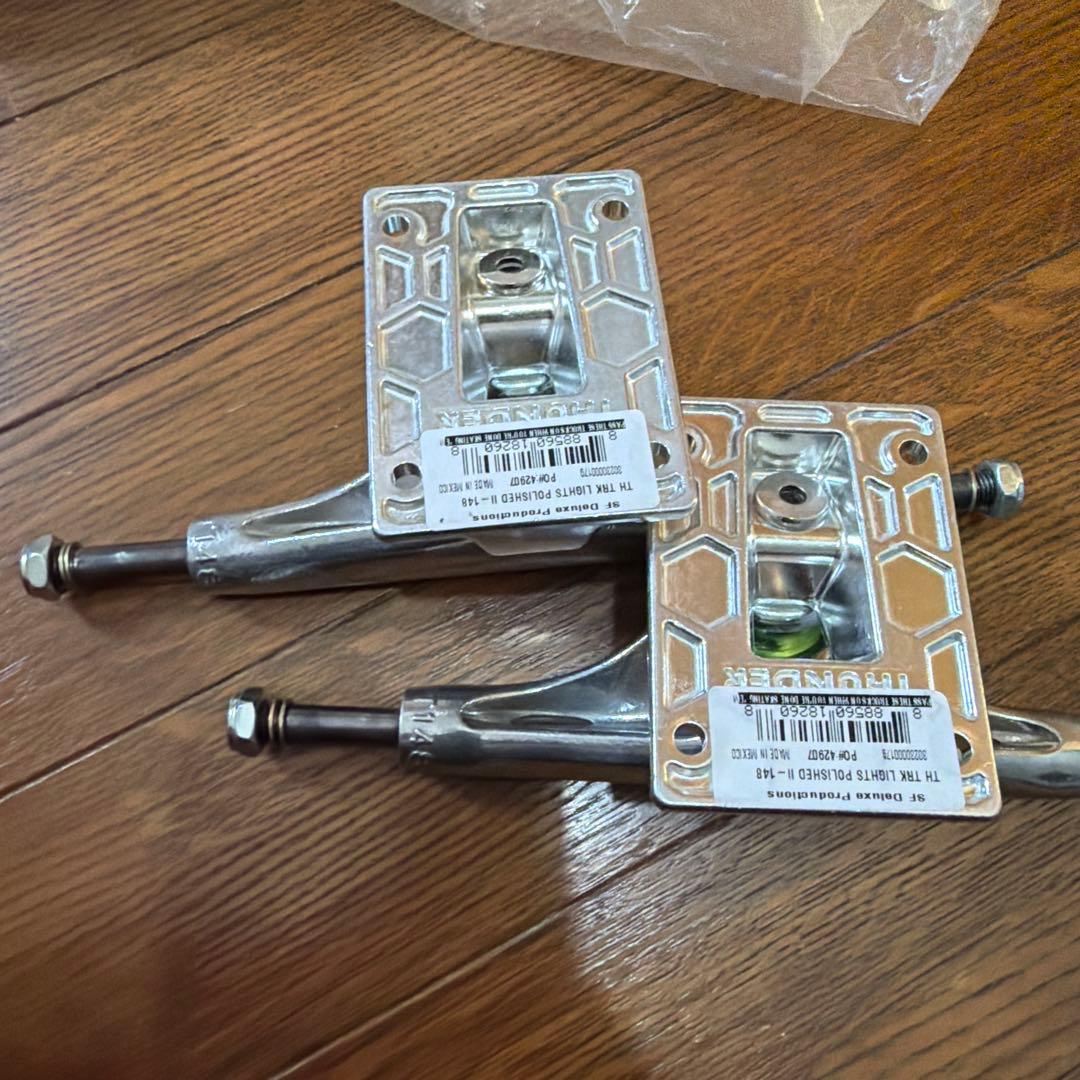 Thunder Trucks 148 Lights 新品未使用