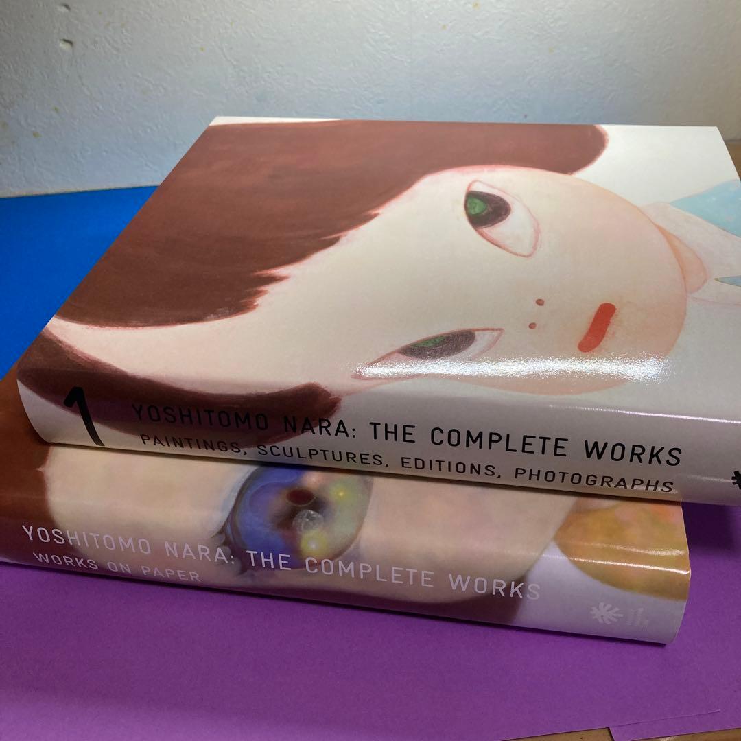 奈良美智の画集とトートバッグ