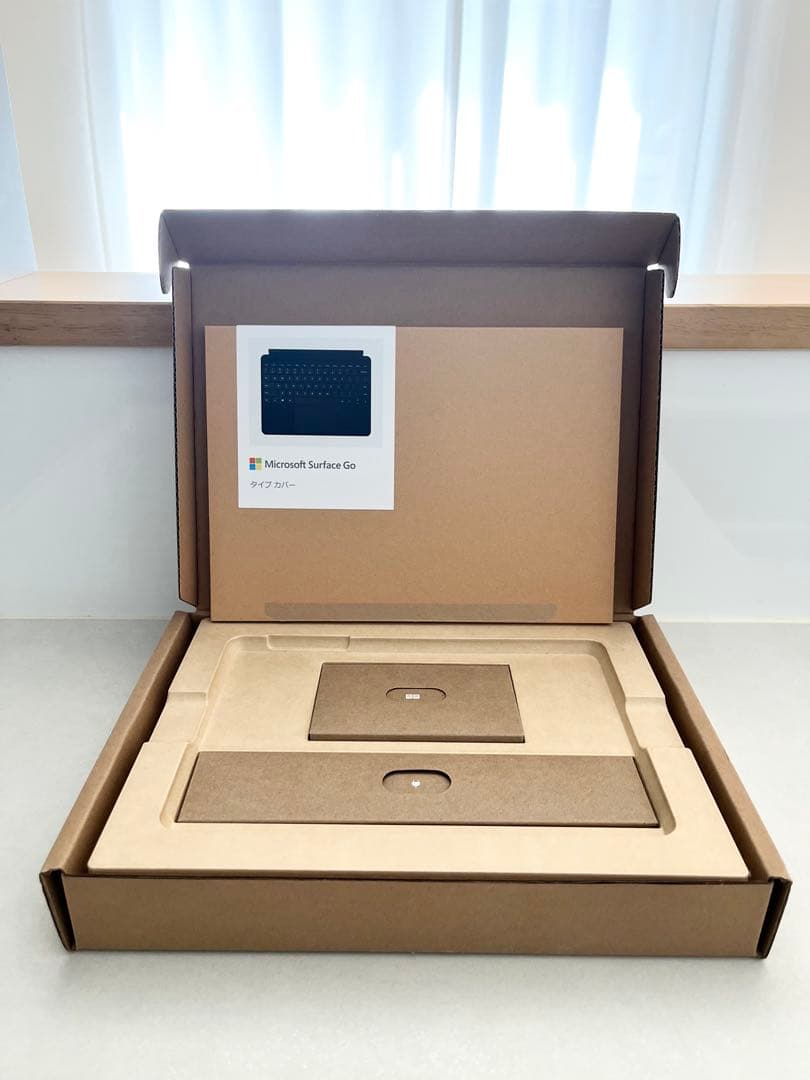 Surface Go 4 10.5インチ N200 プラチナ XGT-00017