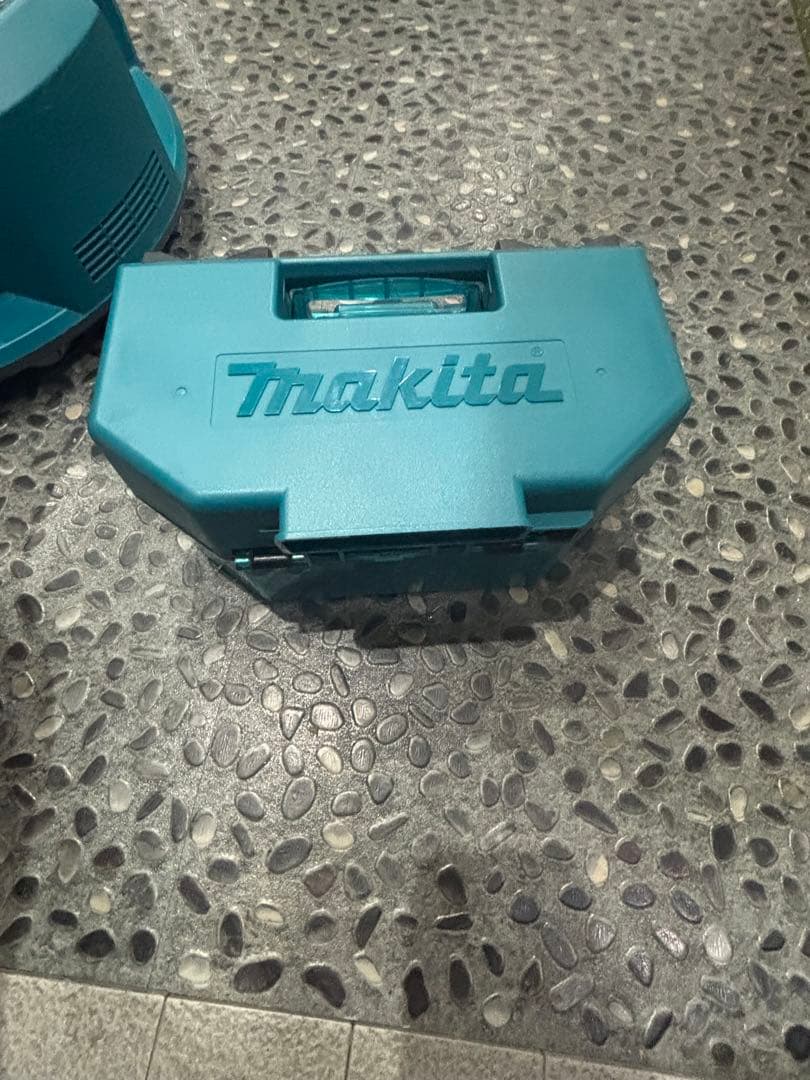 Makita ロボット掃除機 本体 リモコン付き