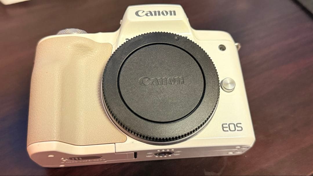 Canon EOS Kiss M ダブルレンズキット ホワイト