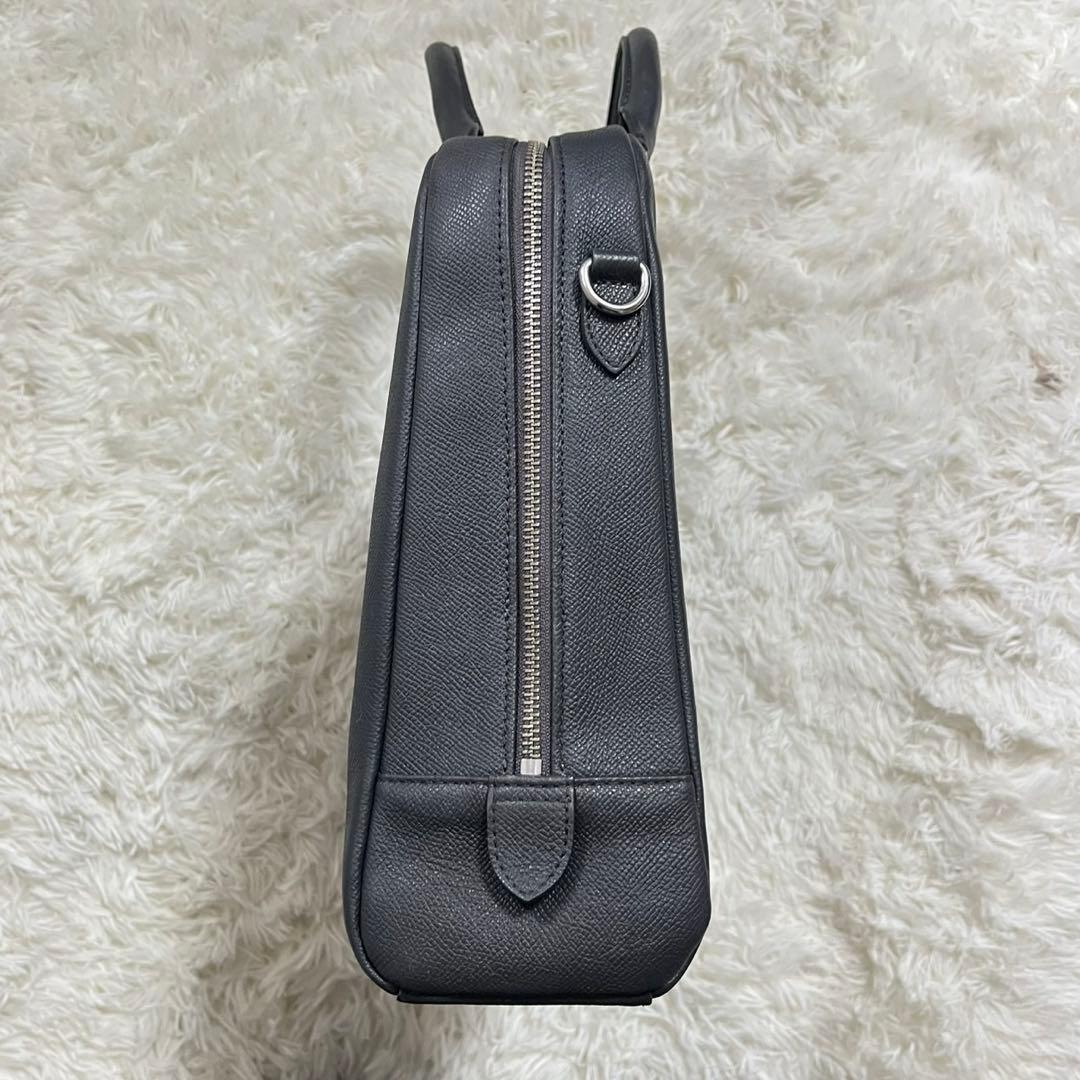 ペッレモルビダ PELLE MORBIDA デッキナイン deck9 一室