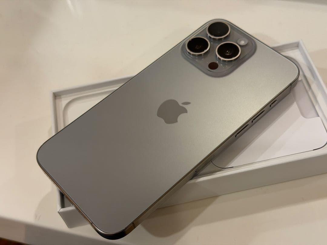 Apple iPhone 15 Pro MAX ナチュラルチタニウム 512GB