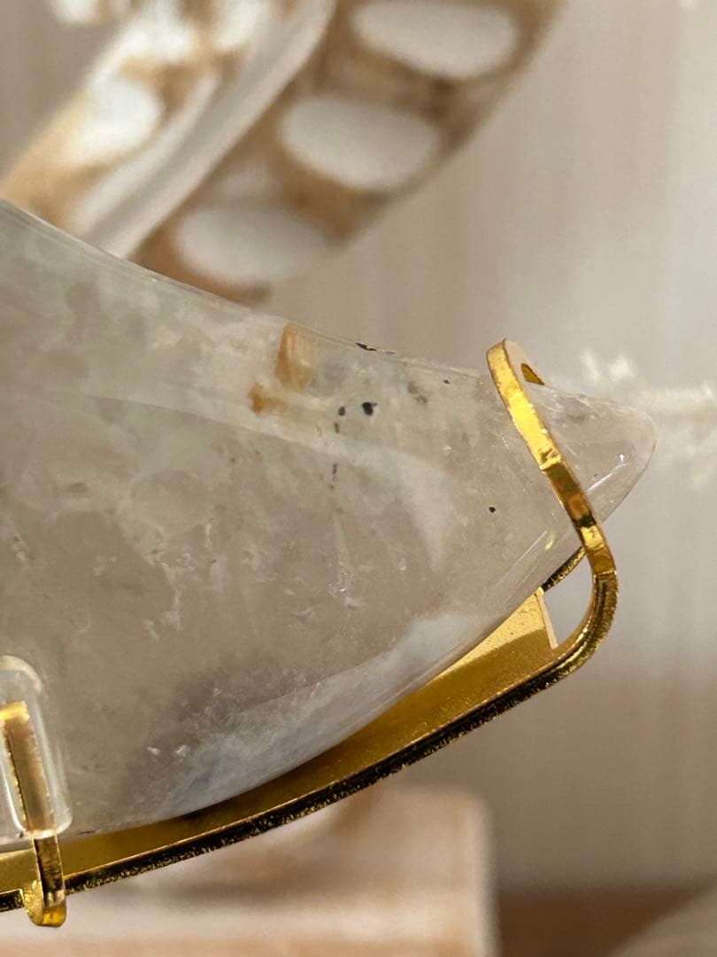 希少月の形 天然石 アゲート 原石 ドゥルージー付 インテリア