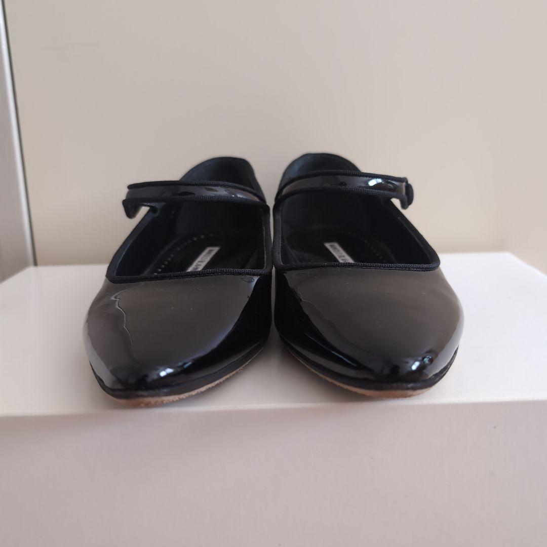 未使用品MANOLO BLAHNIK黒パテントメリージェーンフラットシューズ38