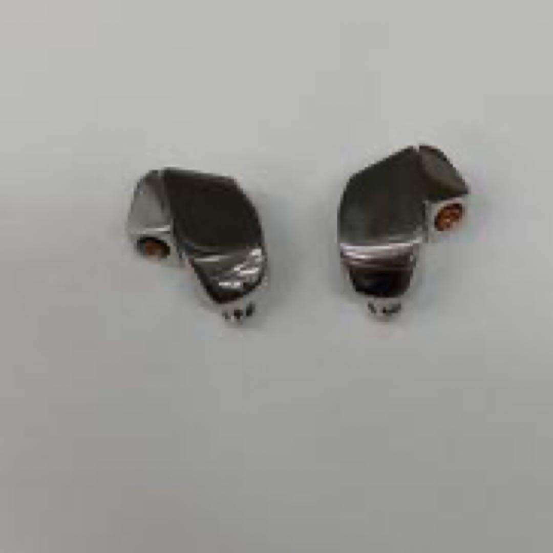 ダイナミック型イヤホン final A8000