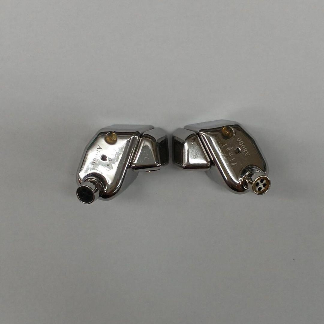 ダイナミック型イヤホン final A8000