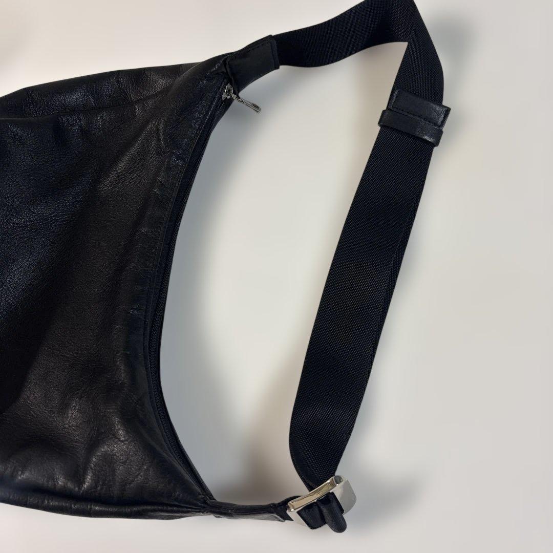 超美品ラシット ソフトレザーラウンドショルダーバッグ 金具シルバー