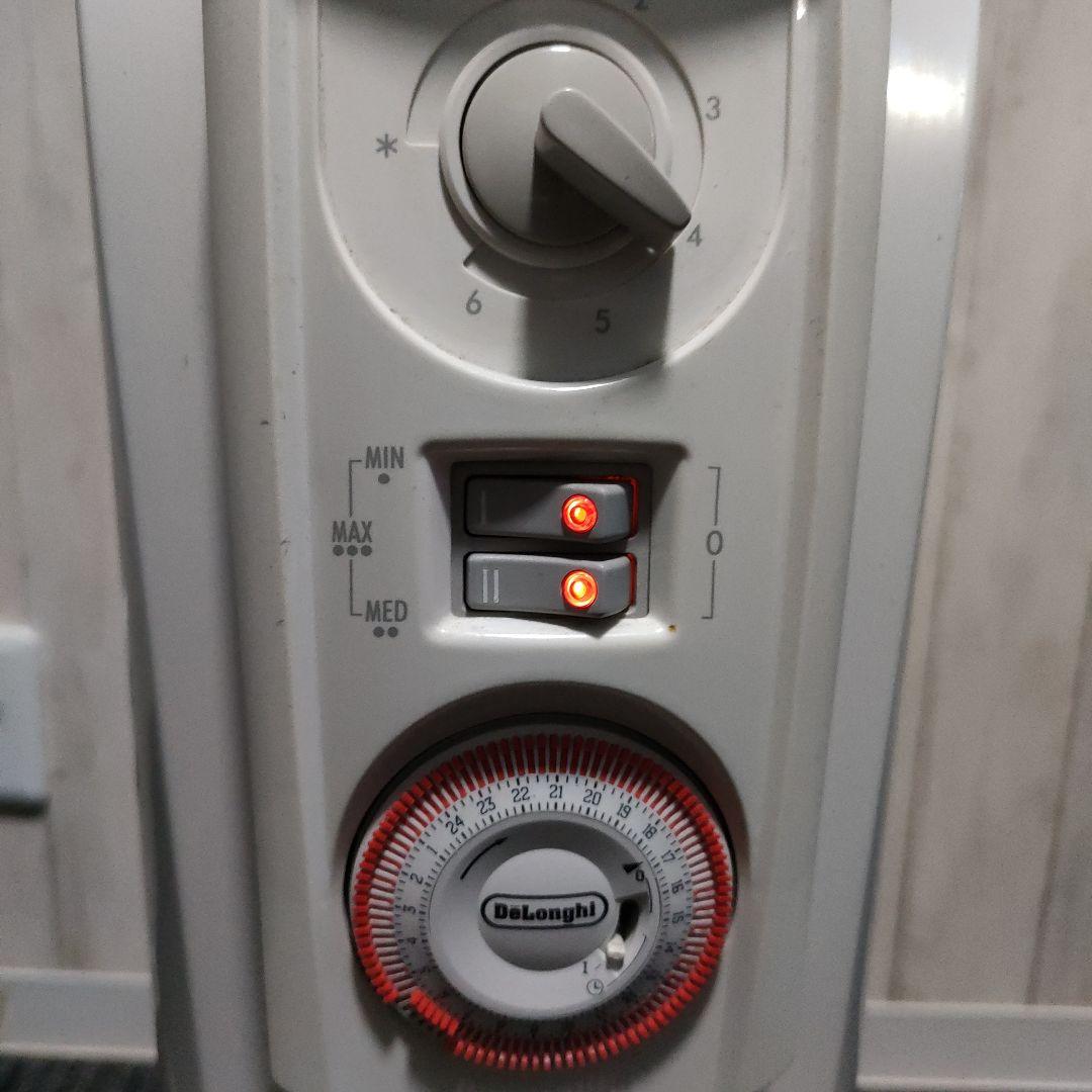 引越し大処分！【処分価格！】デロンギ1500w 空気を汚さないオイルヒーター♪