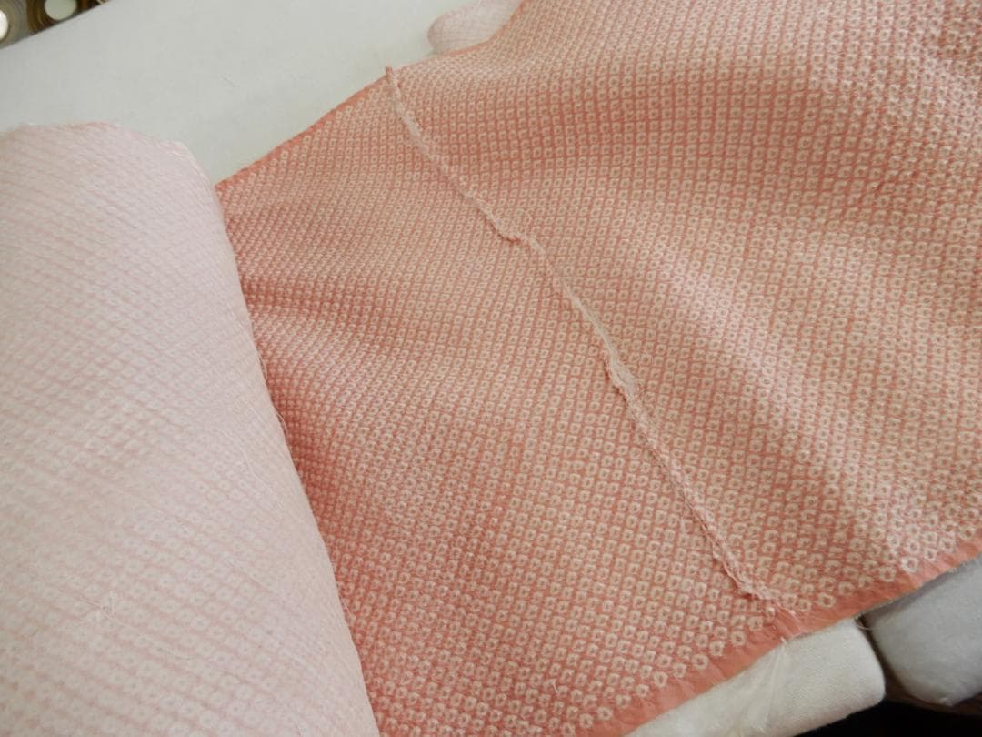 正絹・総疋田絞り着尺反物・巾だし済み品・和名 緋褪色