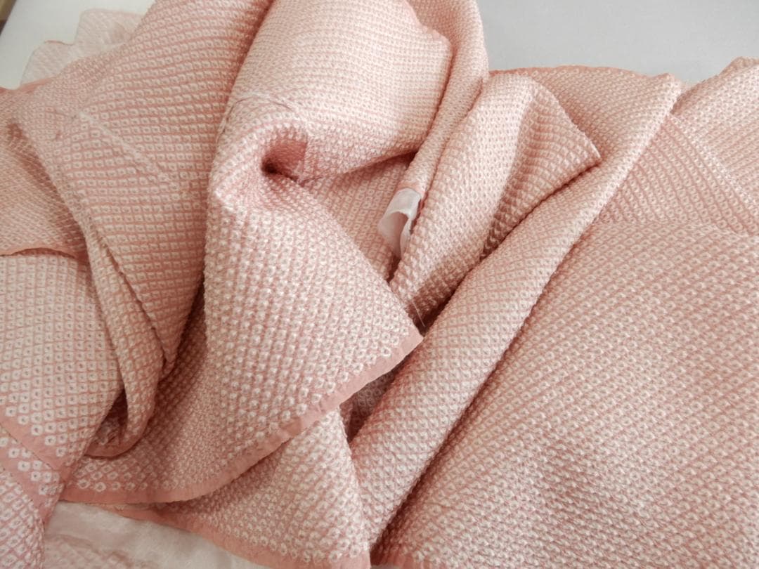 正絹・総疋田絞り着尺反物・巾だし済み品・和名 緋褪色