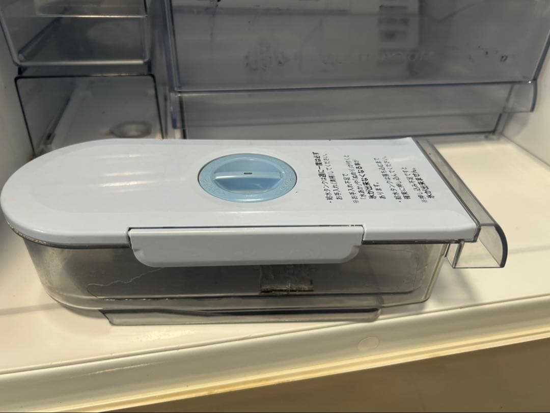 AQUA 自動製氷機付冷凍冷蔵庫 272Lたのめる便金額になってます。まだ新しい