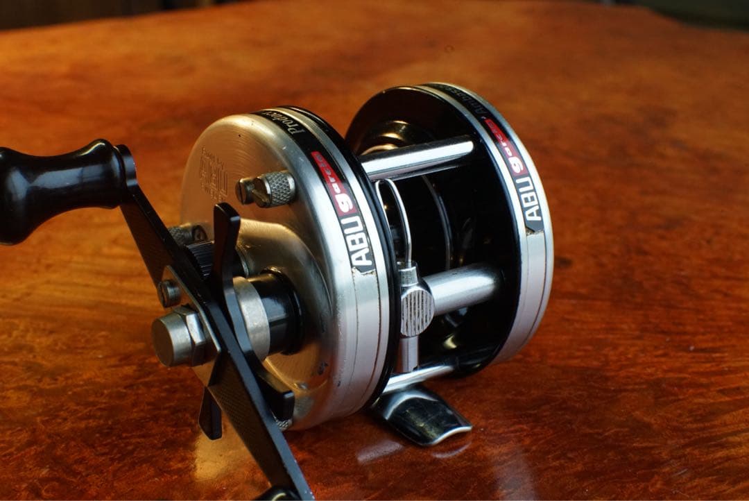 ABU アンバサダー 4600CB メンテ済 フレーム修正済