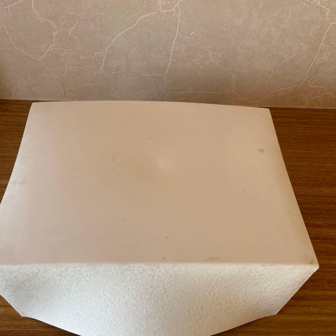 長江重和　反るかたち　白磁　花入れ　現代アート　モダン　花生け　和食器