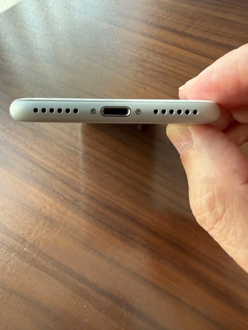 iphone 8 64GB(ケース付き) バッテリー最大容量85%