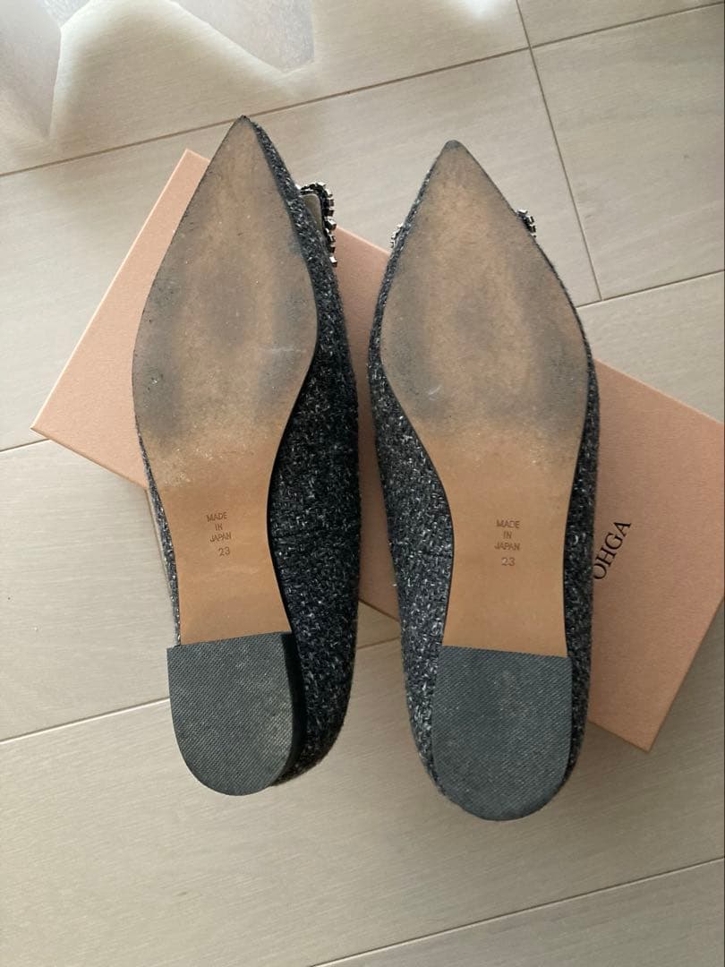 OHGA オーガ ビジュー ツイード パンプス フラット　グレー