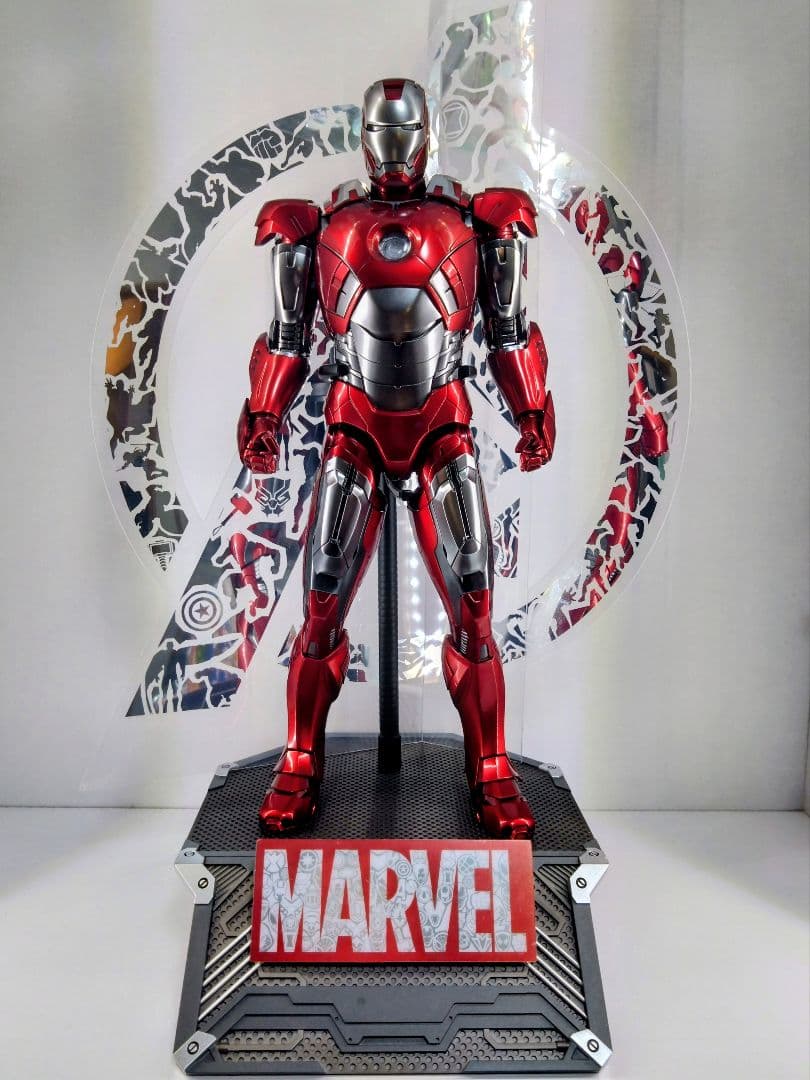 ホットトイズ ディズニー100 アイアンマン・マーク７プラチナカラー