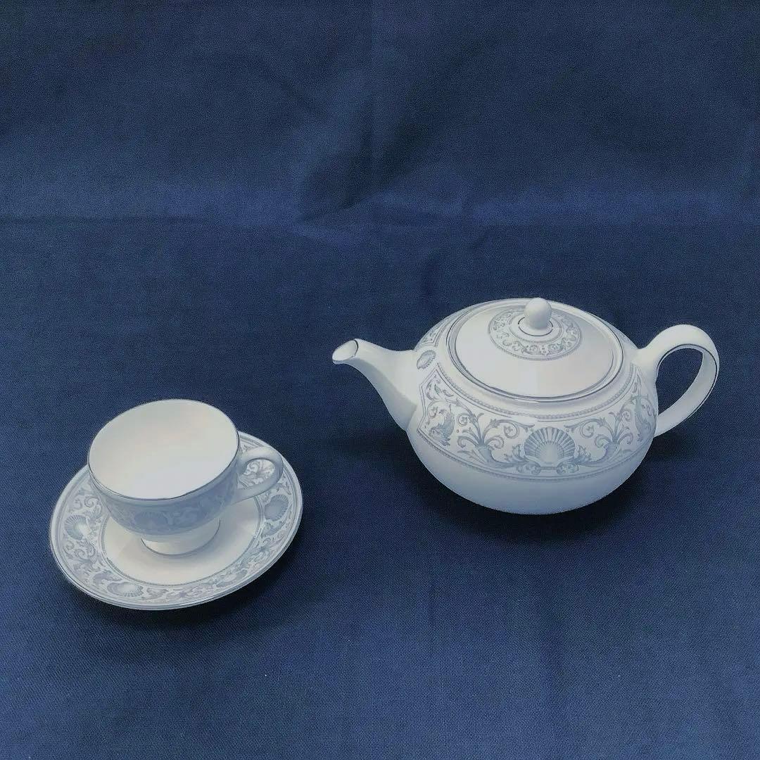 Wedgewood テーブルウェア（ドルフィンWHITEシリーズ一式）