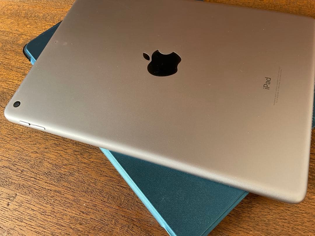 美品 iPad A1893 32GB 第6世代