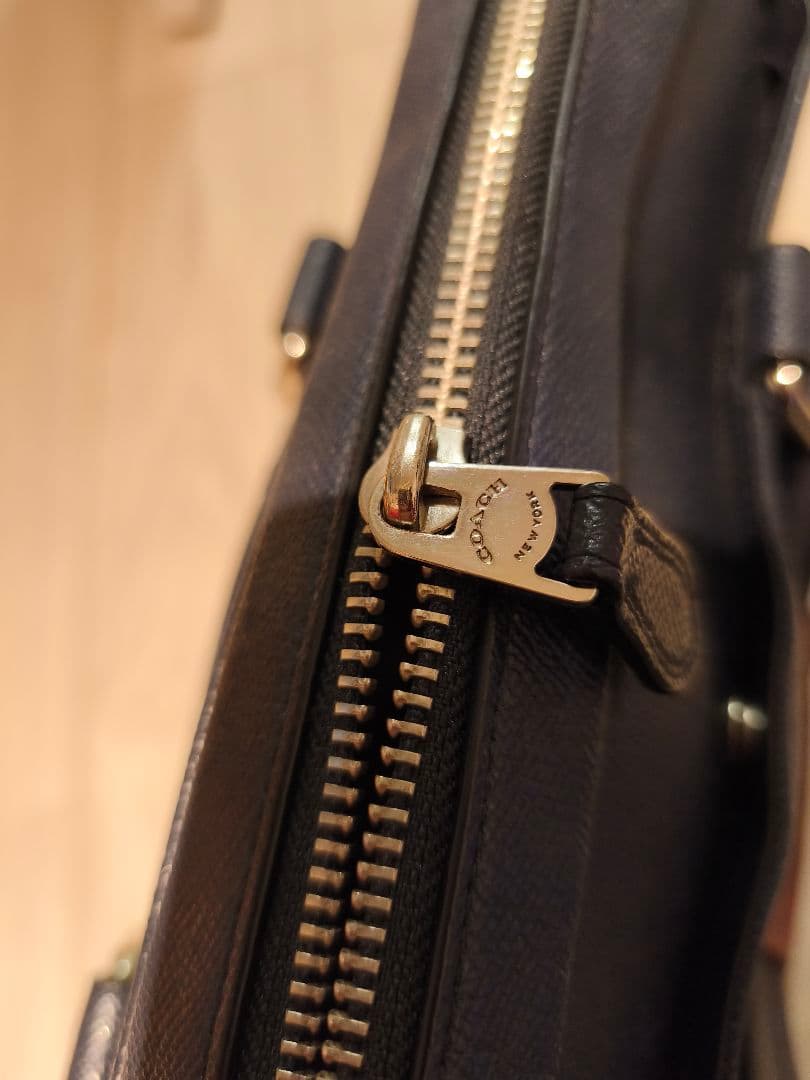 美品COACH 2WAYビジネスバッグ ネイビー ストラップ付き