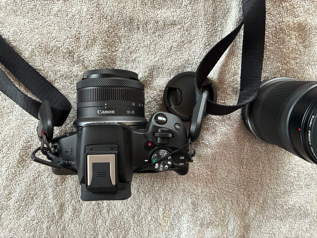 中古　Canon EOS R50 ミラーレスカメラ 本体とレンズ付き