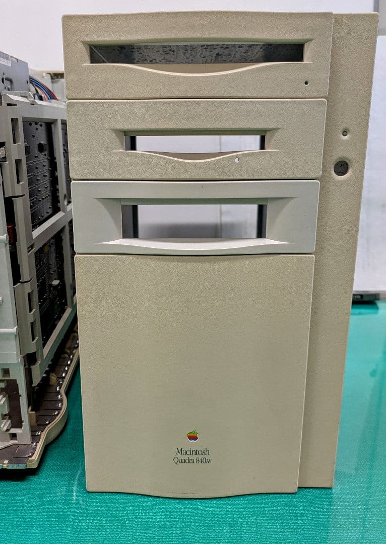 ジャンク品 Appleマッキントッシュ Quadra 840AV