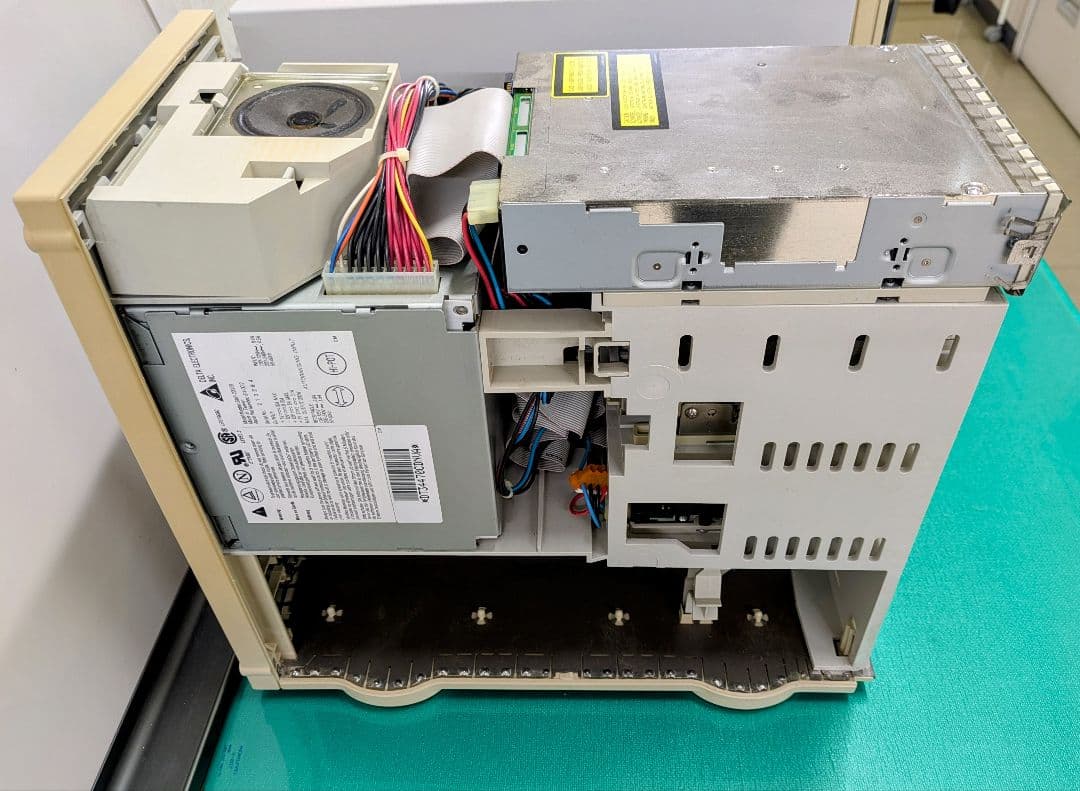 ジャンク品 Appleマッキントッシュ Quadra 840AV