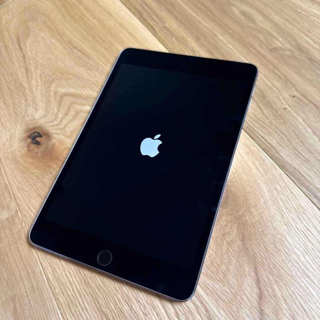 Apple iPad mini4 シルバー　16GB