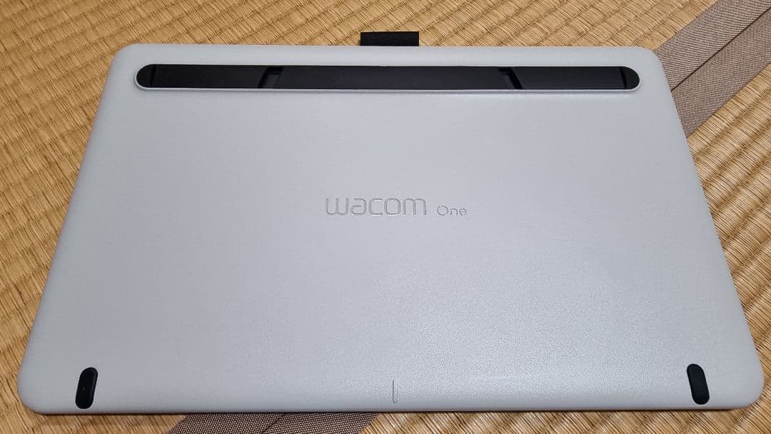 Wacom One 液晶ペンタブ 13 (DTC133W0D) 2022年製