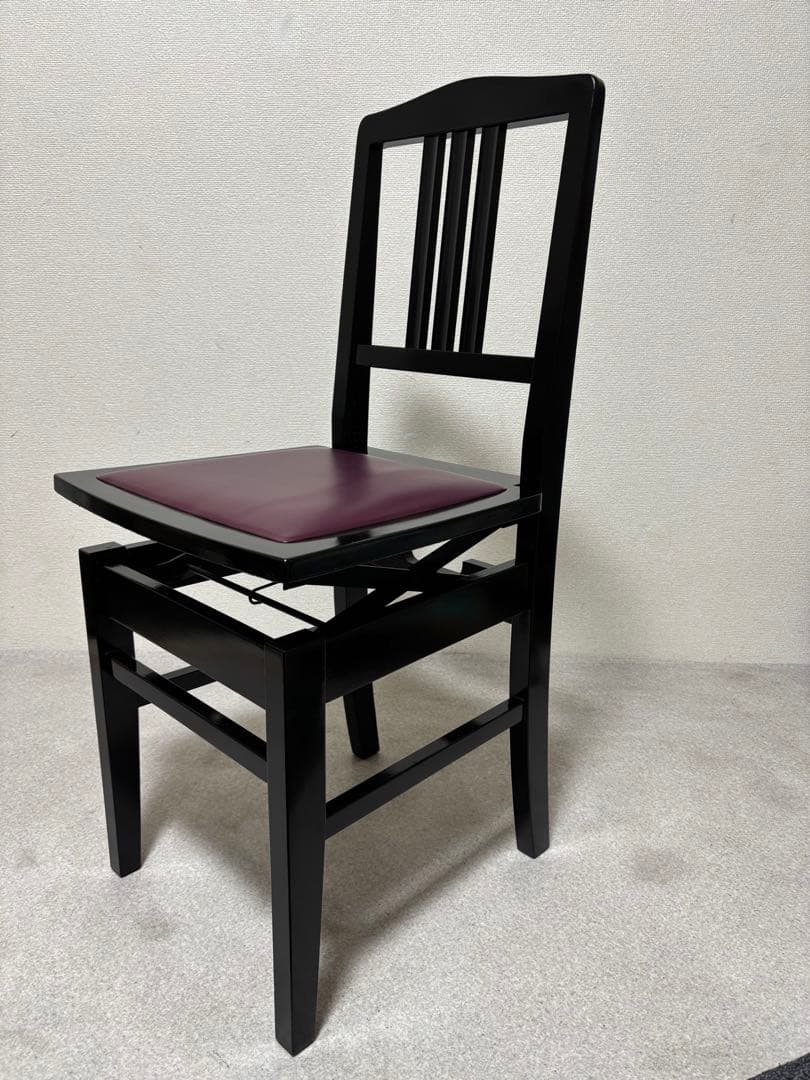 トムソン　椅子