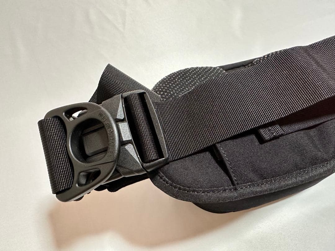 新品同様　Hugoo ブラック ヒップシート スリング