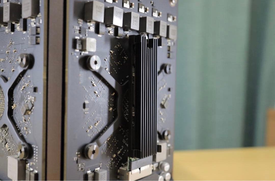 アップル // MacPro 2013 カスタマイズ [ 2TB, 64GB ]