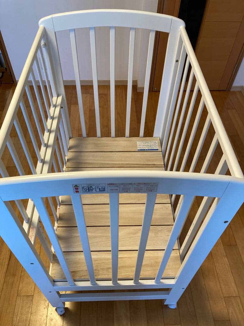 【美品】カトージ ハイタイプ ミニベビーベッド 収納棚 キャスター付スライド開閉