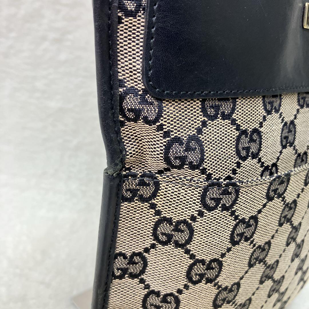 GUCCI グッチ　ショルダーバッグ　メッセンジャー　GG キャンバス　レザー