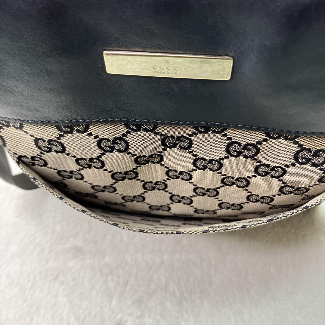 GUCCI グッチ　ショルダーバッグ　メッセンジャー　GG キャンバス　レザー